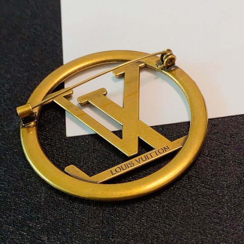 LV Brooch 11yxx12 (3)