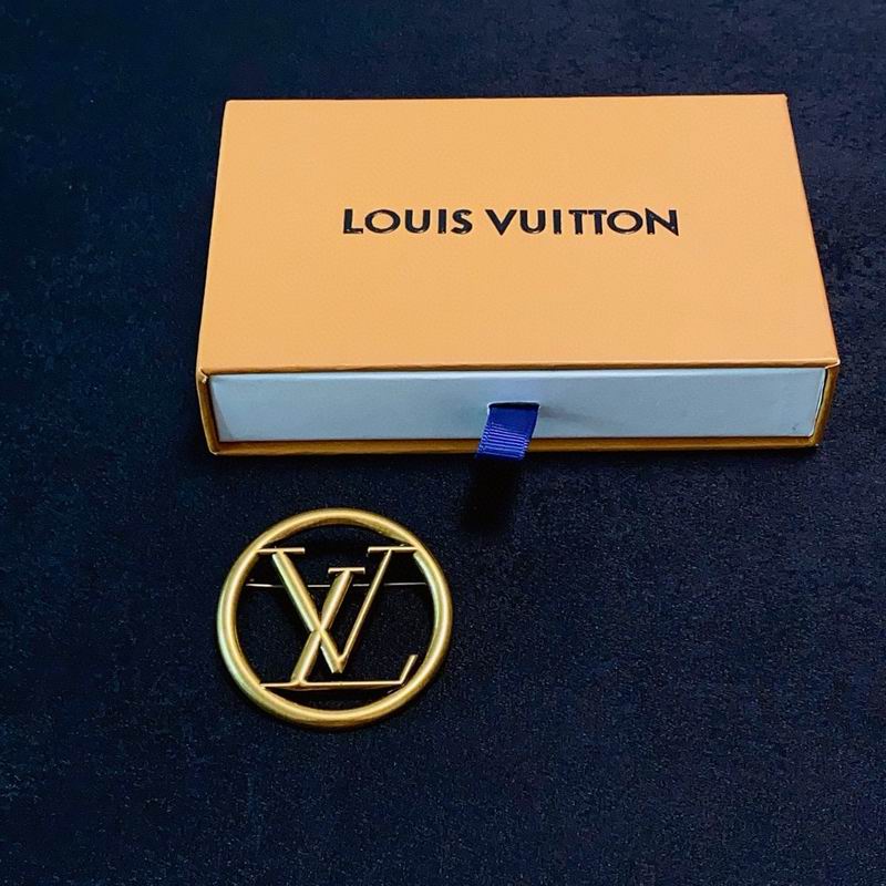 LV Brooch 11yxx12 (7)