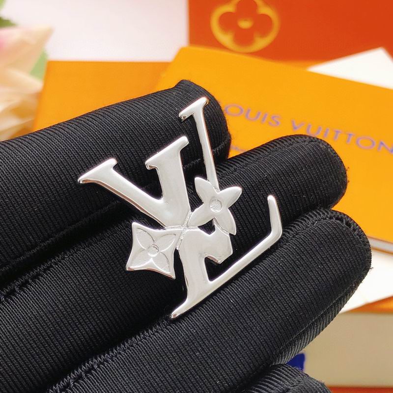 LV Brooch 11yxx13 (1)