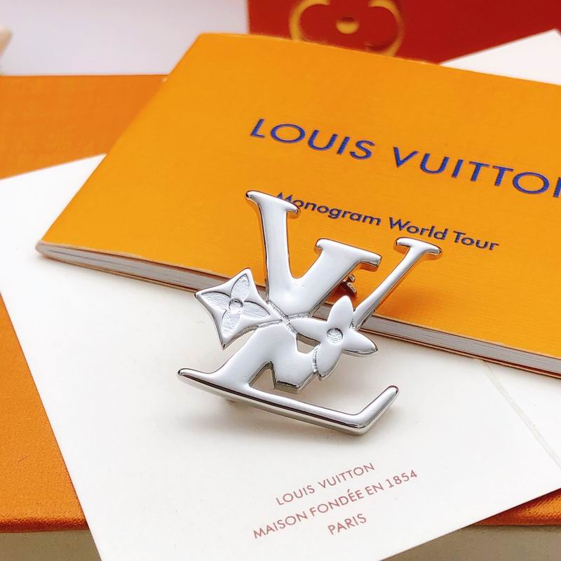 LV Brooch 11yxx13 (2)