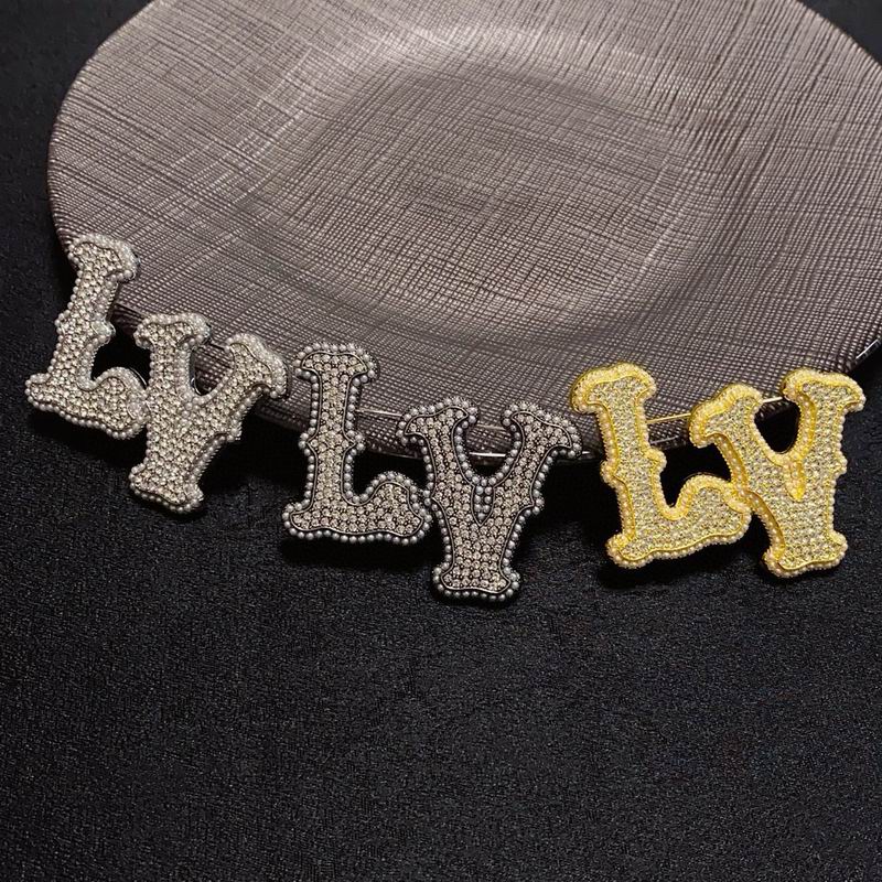 LV Brooch 11yxx15 (1)