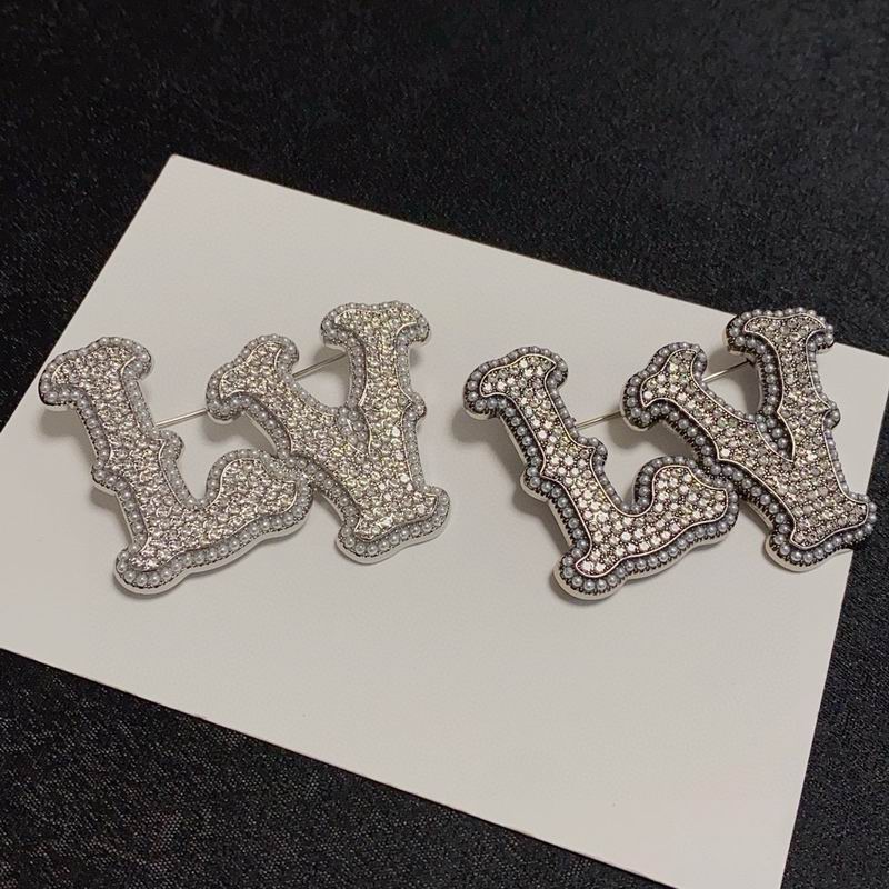 LV Brooch 11yxx15 (5)
