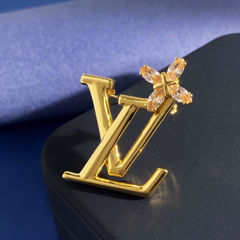 LV Brooch 11yxx16 (3)
