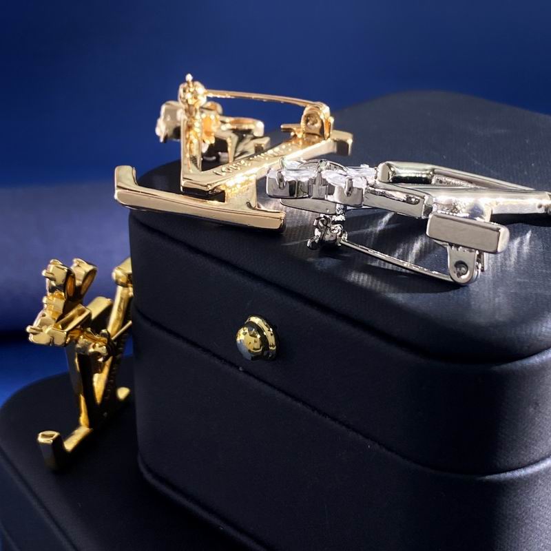 LV Brooch 11yxx16 (6)