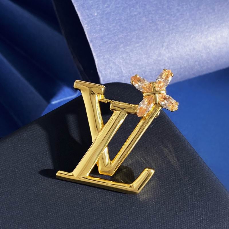 LV Brooch 11yxx16 (8)