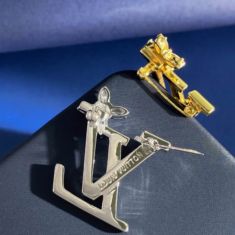 LV Brooch 11yxx16 (9)