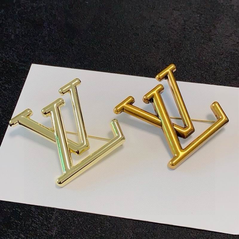LV Brooch 12yxx20 (1)