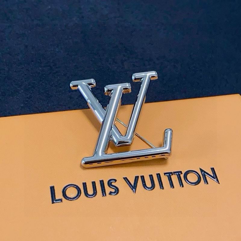 LV Brooch 12yxx20 (4)