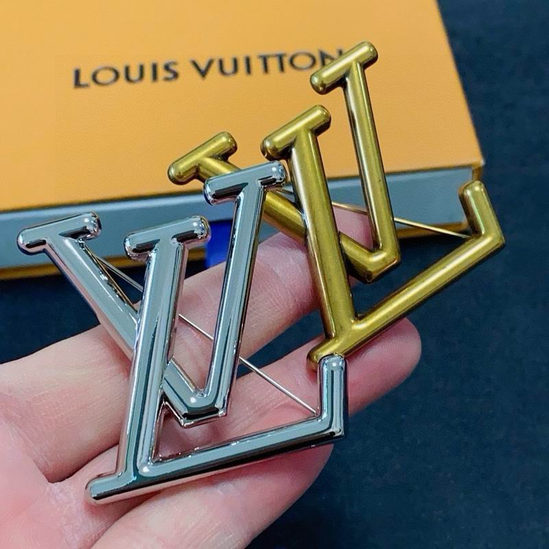 LV Brooch 12yxx20 (5)