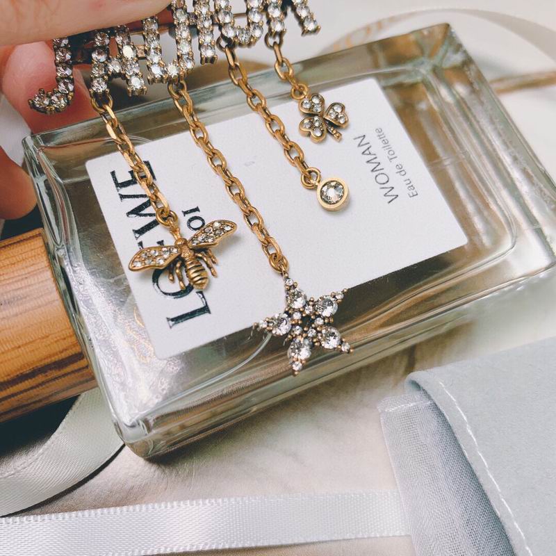 LV Brooch 12yxx21 (5)