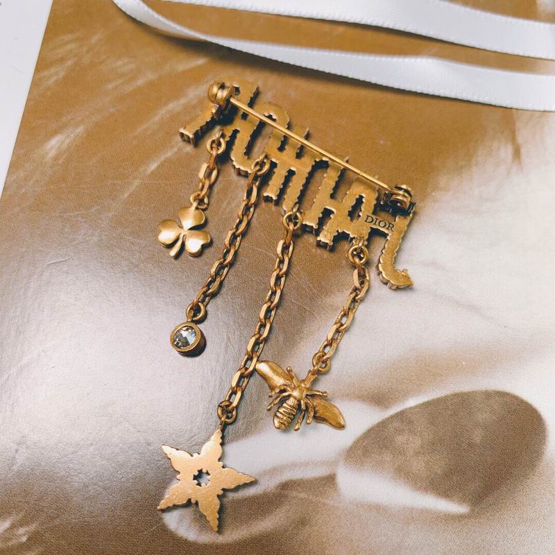 LV Brooch 12yxx21 (8)