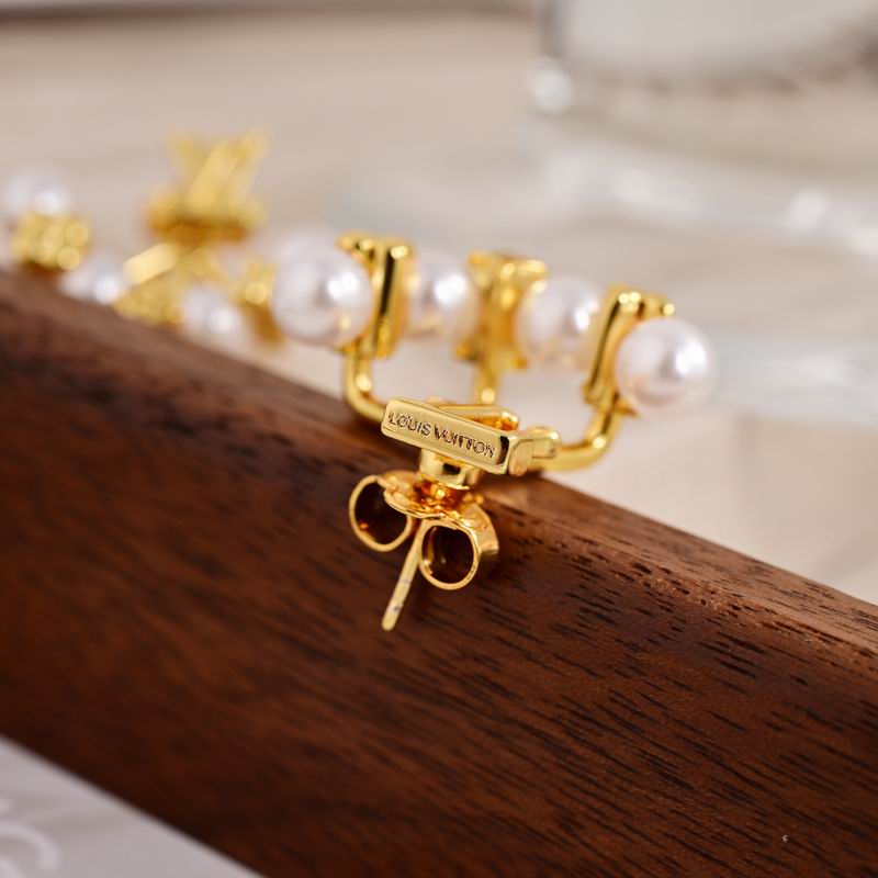 LV Earring 11yxx02 (3)