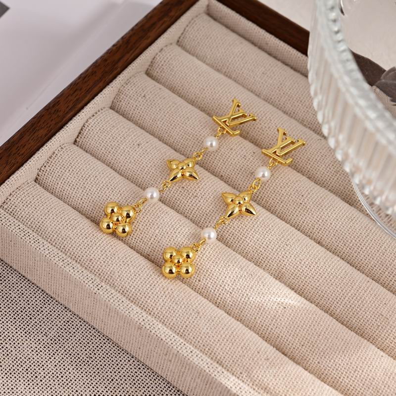 LV Earring 11yxx03 (3)