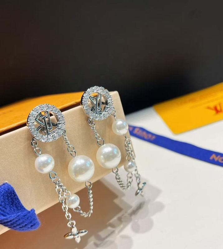 LV Earring 11yxx04 (3)