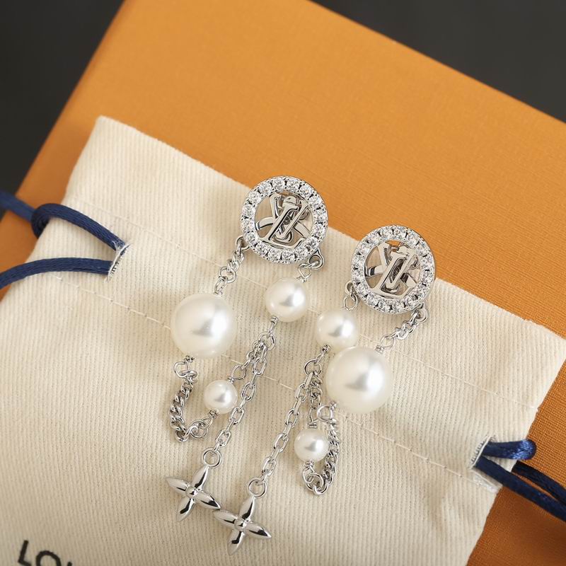 LV Earring 11yxx04 (5)