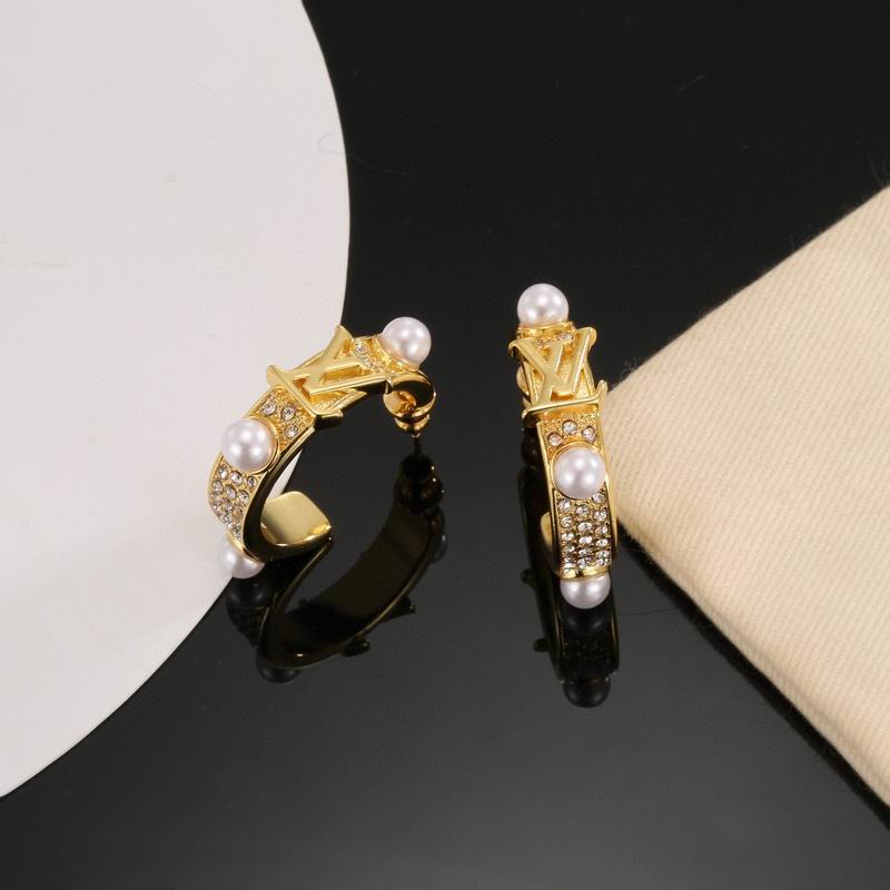 LV Earring 11yxx20 (5)