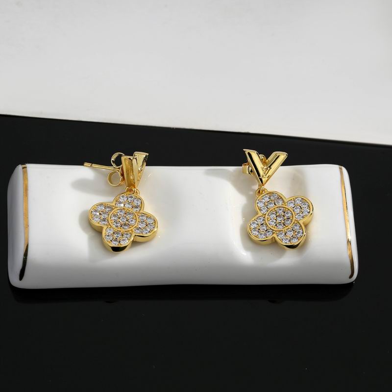 LV Earring 11yxx24 (2)