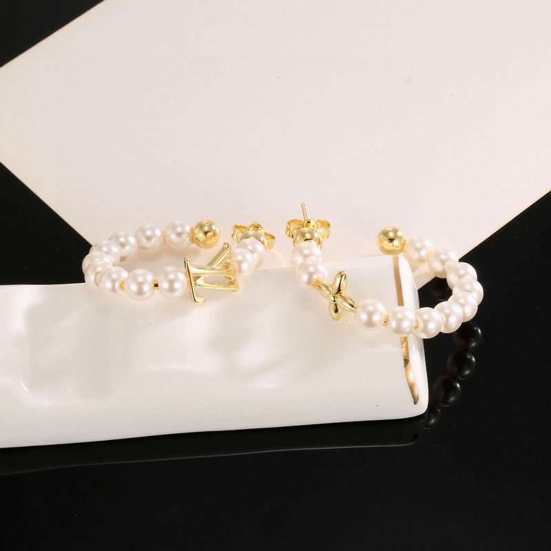 LV Earring 11yxx26 (5)