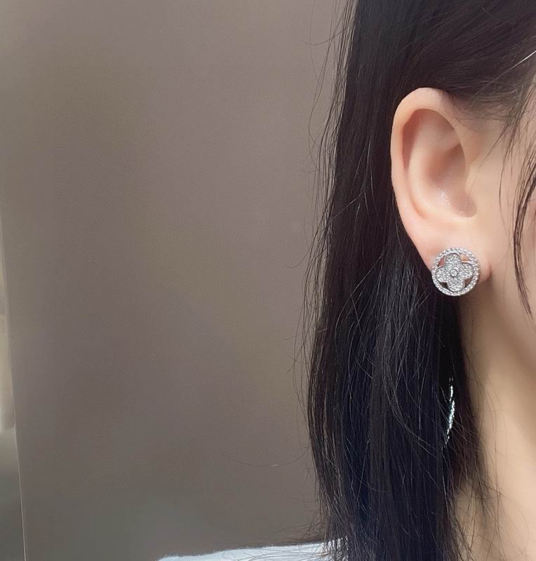 LV Earring 11yxx28 (4)