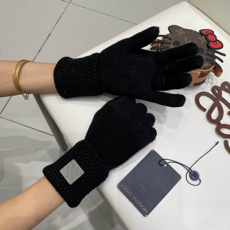 LV Gloves 21 (10)