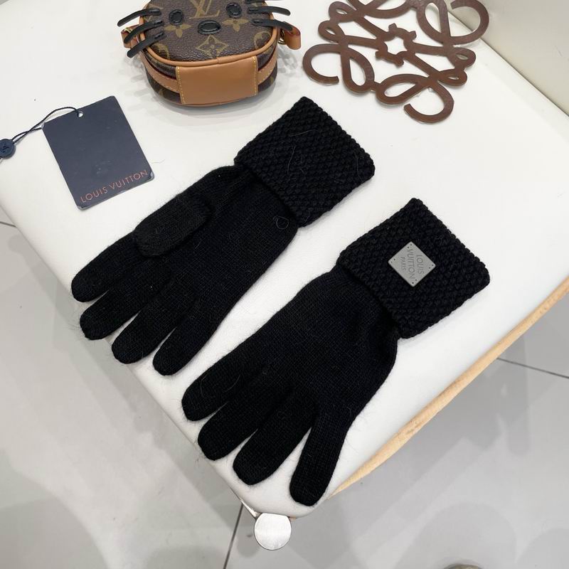 LV Gloves 21 (17)