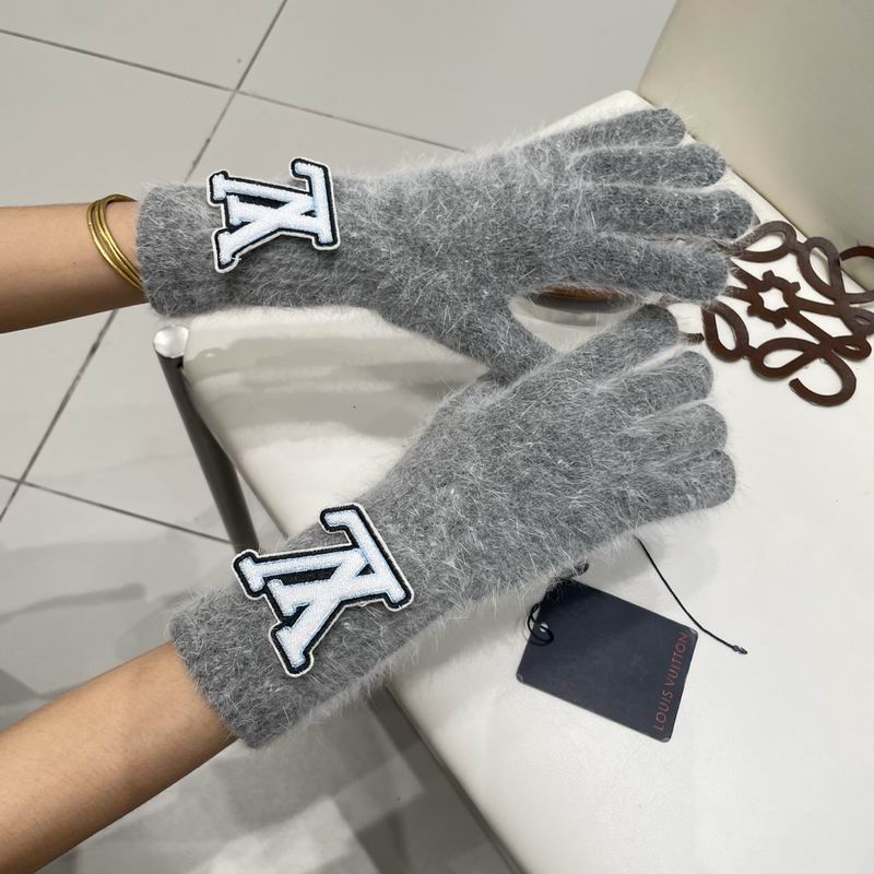 LV Gloves 21 (21)