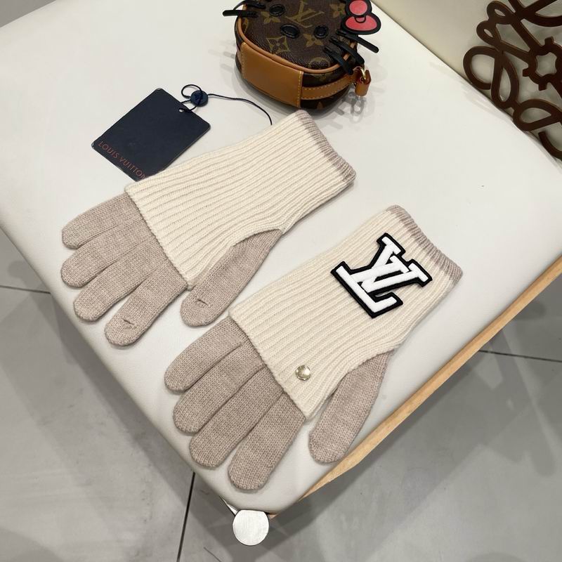 LV Gloves 24 (17)