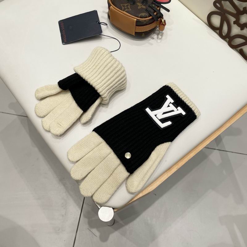 LV Gloves 24 (25)