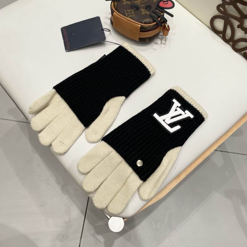 LV Gloves 24 (26)