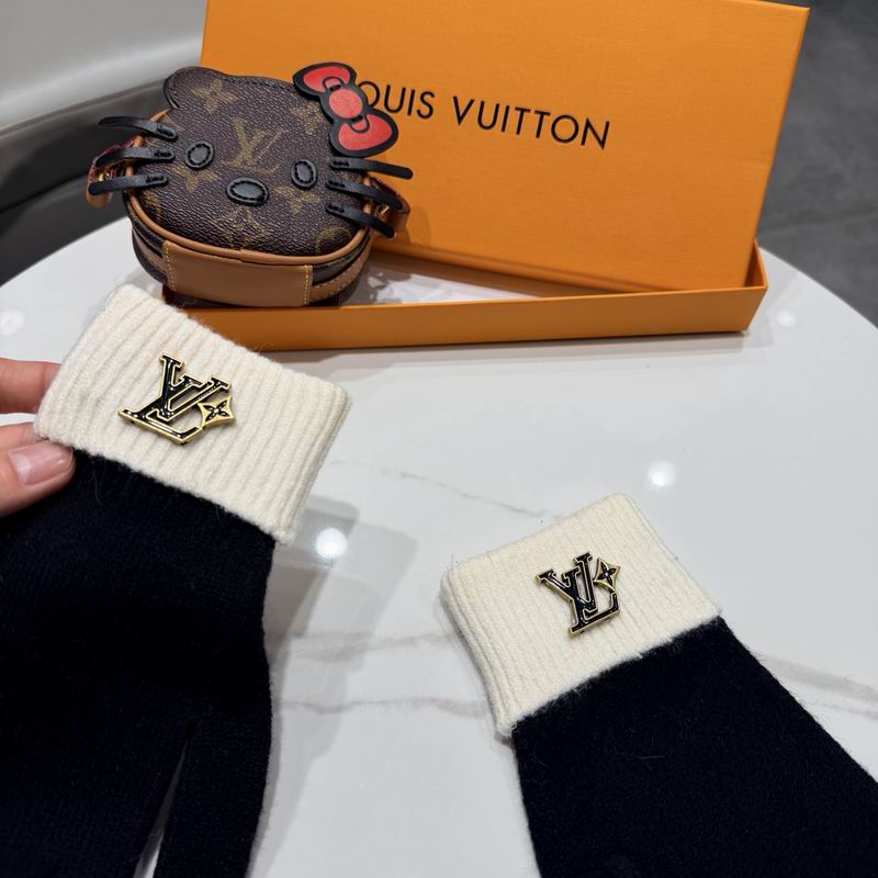 LV Gloves 39 (1)