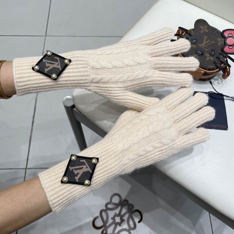 LV Gloves 59 (23)