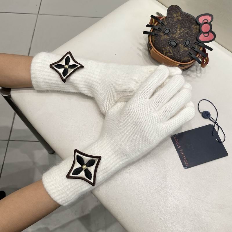 LV Gloves 68 (22)