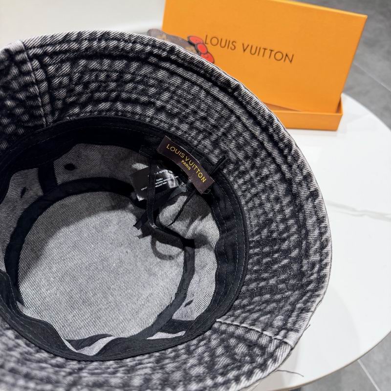 LV Hat (720)