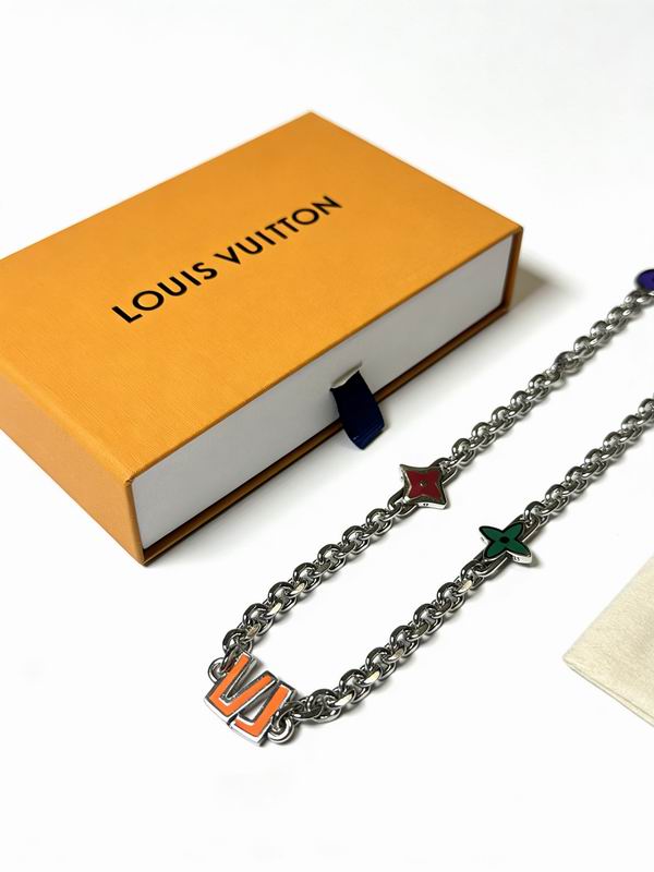 LV Necklace 01yxx257 (3)