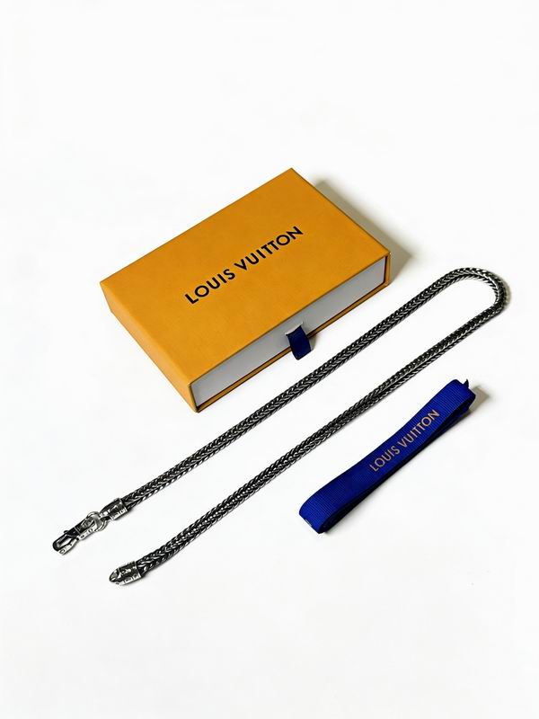 LV Necklace 01yxx259 (2)