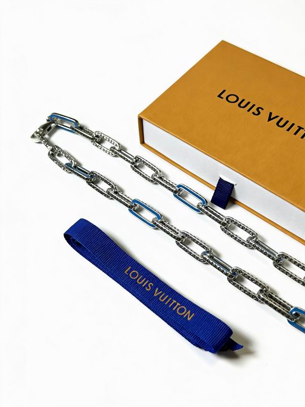 LV Necklace 01yxx262 (2)