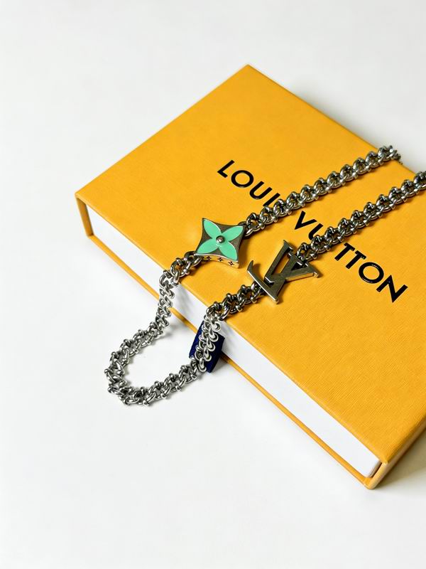 LV Necklace 01yxx263 (4)
