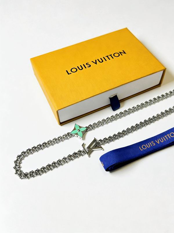 LV Necklace 01yxx263 (5)