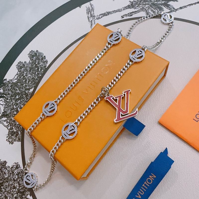 LV Necklace 01yxx269 (2)