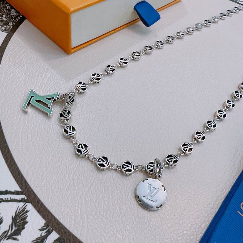LV Necklace 01yxx271 (4)