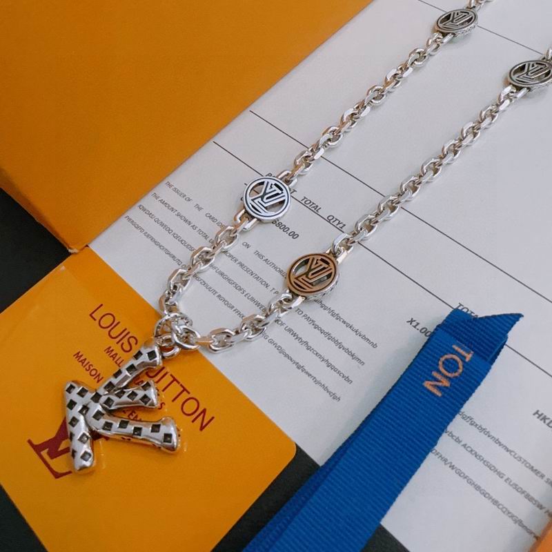 LV Necklace 01yxx272 (4)