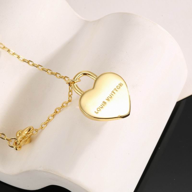 LV Necklace 01yxx277 (4)