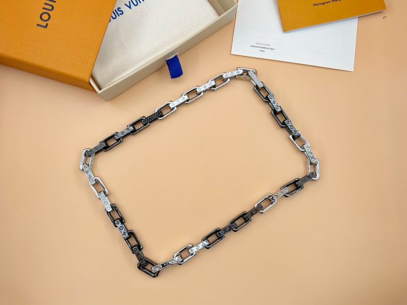 LV Necklace 01yxx279 (5)