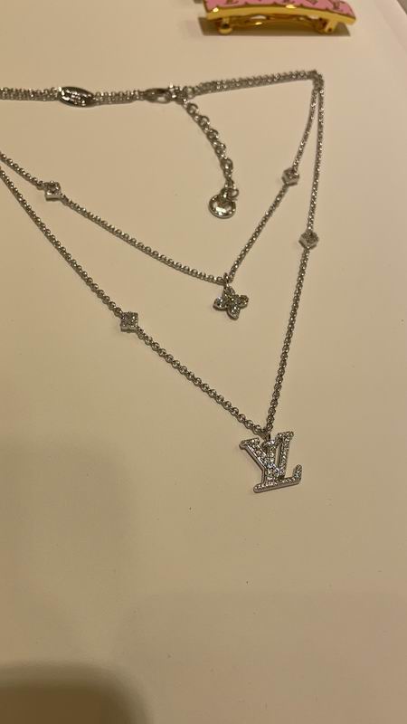 LV Necklace 01yxx288 (2)