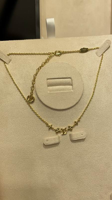 LV Necklace 01yxx289 (4)