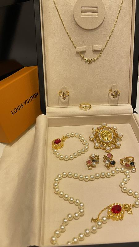 LV Necklace 01yxx289 (7)