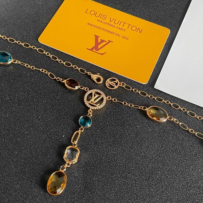 LV Necklace 01yxx296 (3)