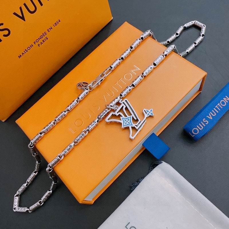 LV Necklace 01yxx301 (2)