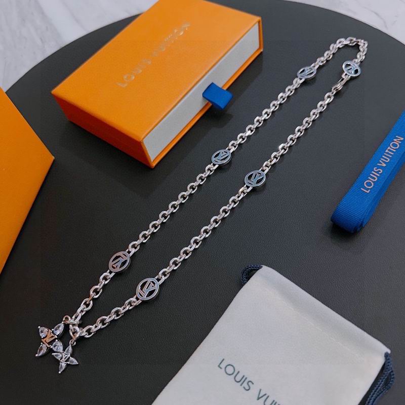 LV Necklace 01yxx304 (1)