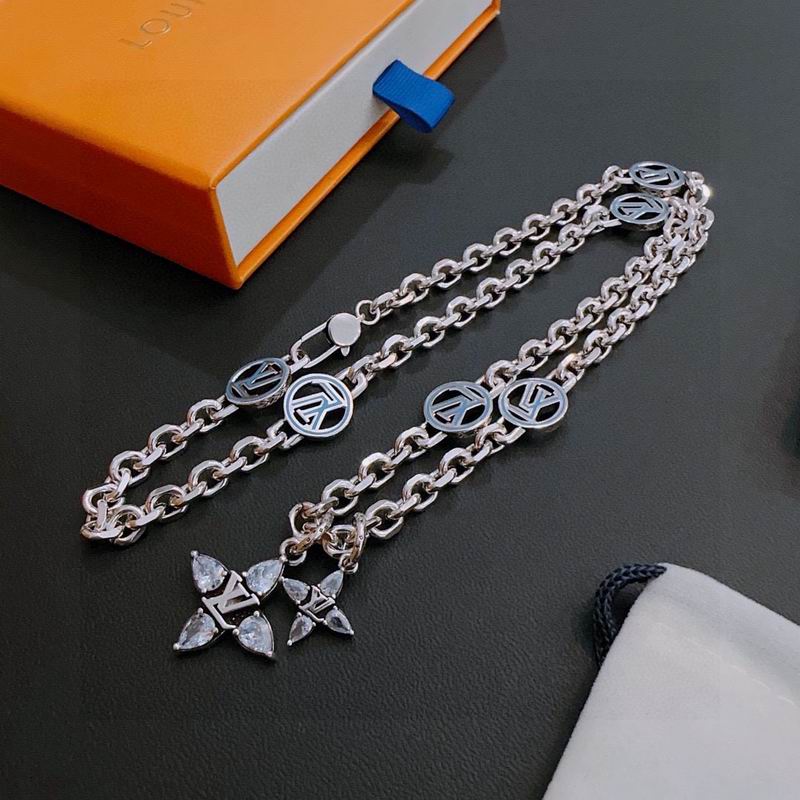LV Necklace 01yxx304 (3)
